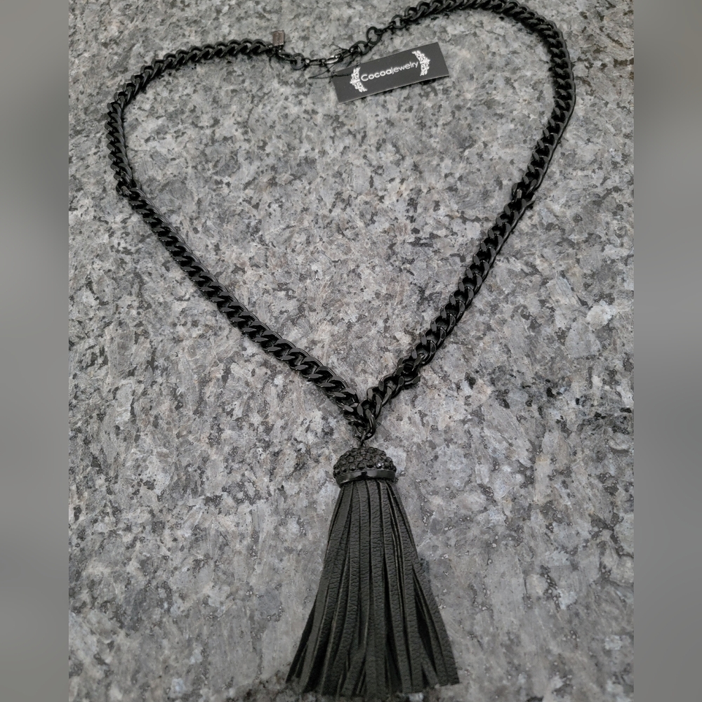 Necklace NWT